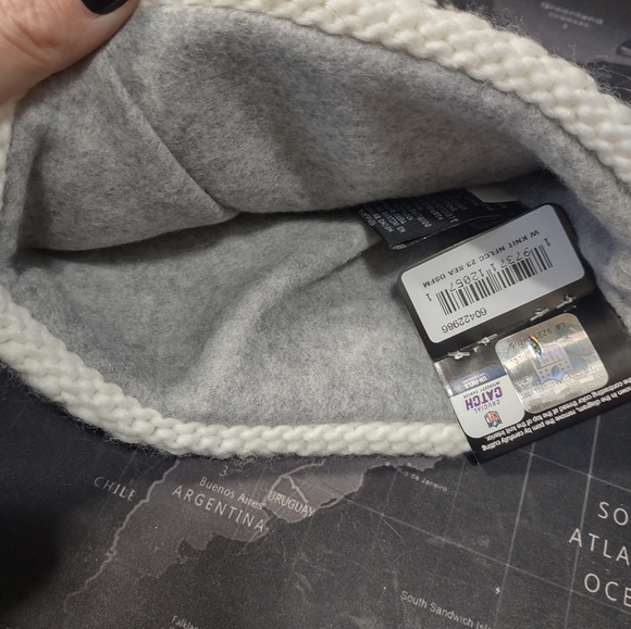 NWT NFL New Era 2023 crucial catch Seattle Seahawks women's beanie hat b & w - Picture 5 of 5